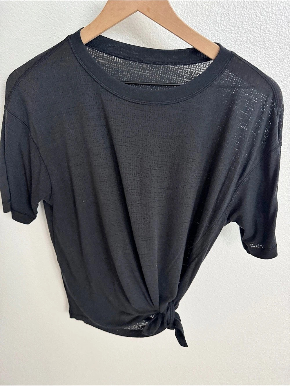 Lululemon Mesh on Mesh Tee Black Short Sleeve T-Shirt 6